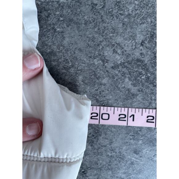 GAP White Puffer Vest - Picture 7 of 10